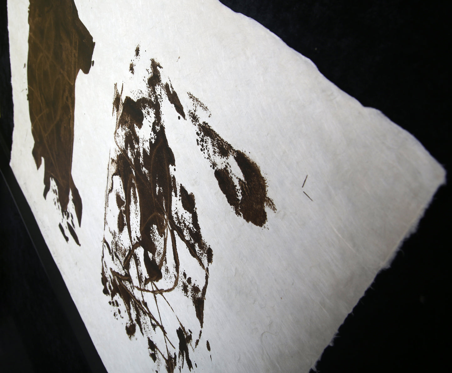 Tàpies, Antoni - Sinnieren über Schmutz - Farblithografie - handsigniert