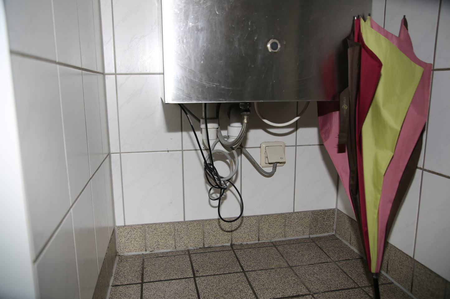 Hand wash basin with sensor and tap - 2 pieces together