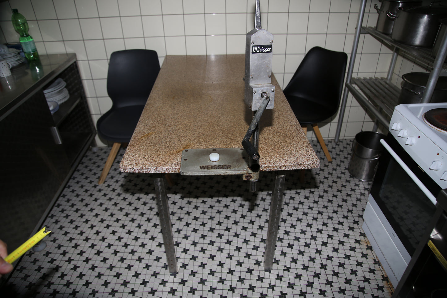 Rundlaufmesser mit Halter von Weisser (Dosenöffner) - handbetrieben
