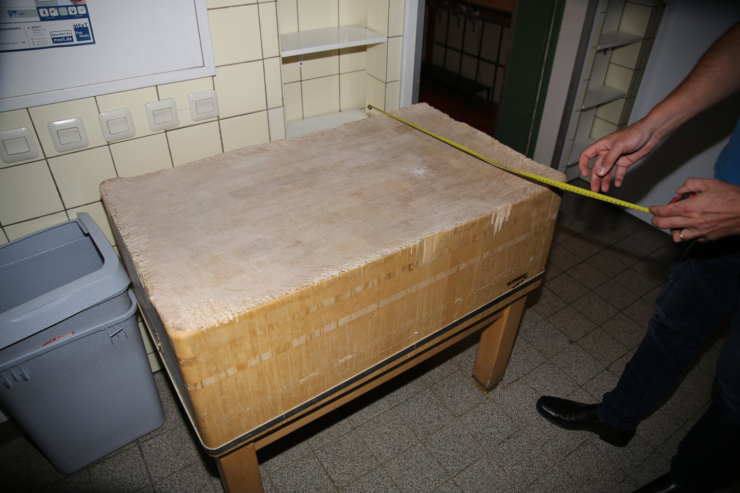 Fleischer-Hackstock - Schwarz - Hackklotz mit Zubehör