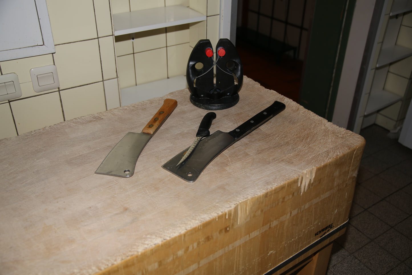 Fleischer-Hackstock - Schwarz - Hackklotz mit Zubehör