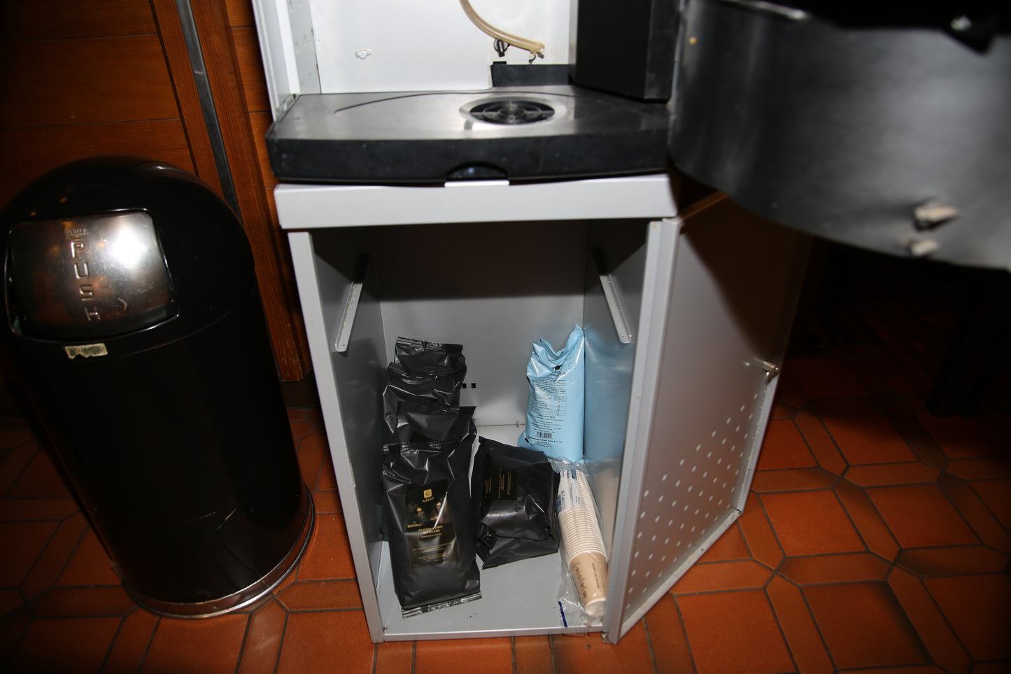 Kaffeevollautomat - Rheavenders XM Kaffeemaschine mit Unterschrank