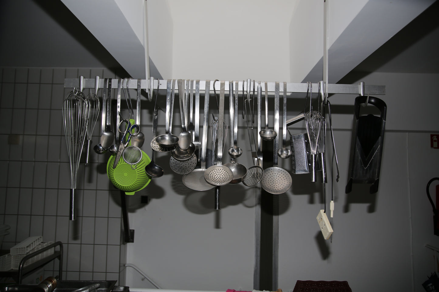 Zubehör - Küchenutensilien - Fleischerhaken - Töpfe - Bräter - etc.