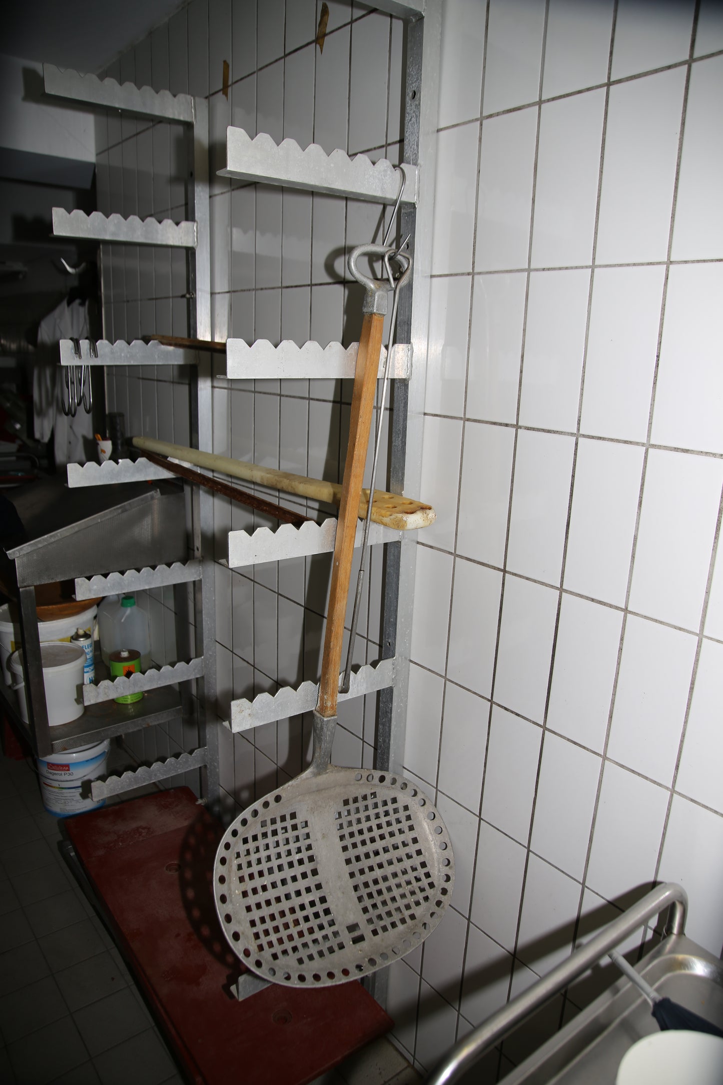 Zubehör - Küchenutensilien - Fleischerhaken - Töpfe - Bräter - etc.