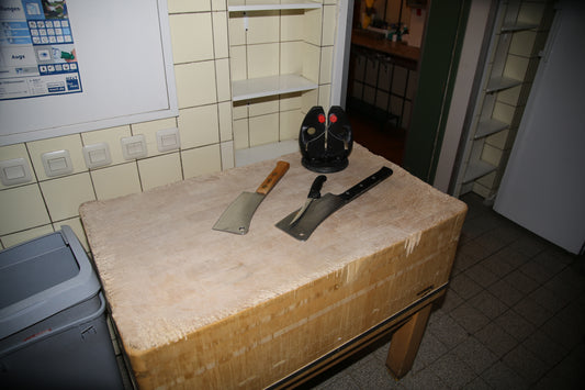 Fleischer-Hackstock - Schwarz - Hackklotz mit Zubehör