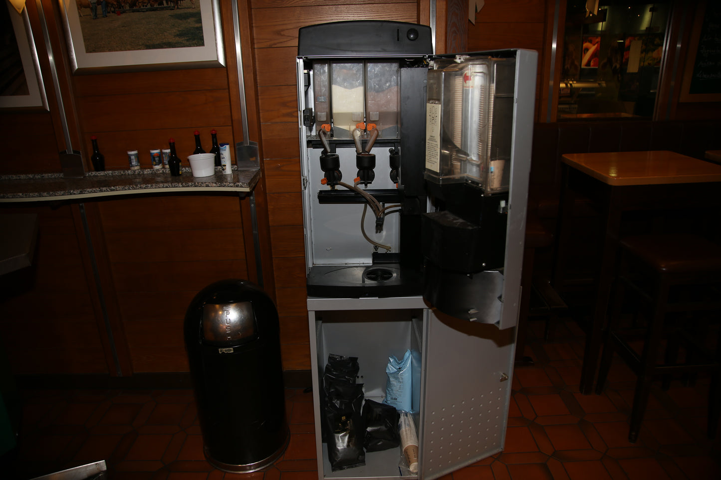 Kaffeevollautomat - Rheavenders XM Kaffeemaschine mit Unterschrank