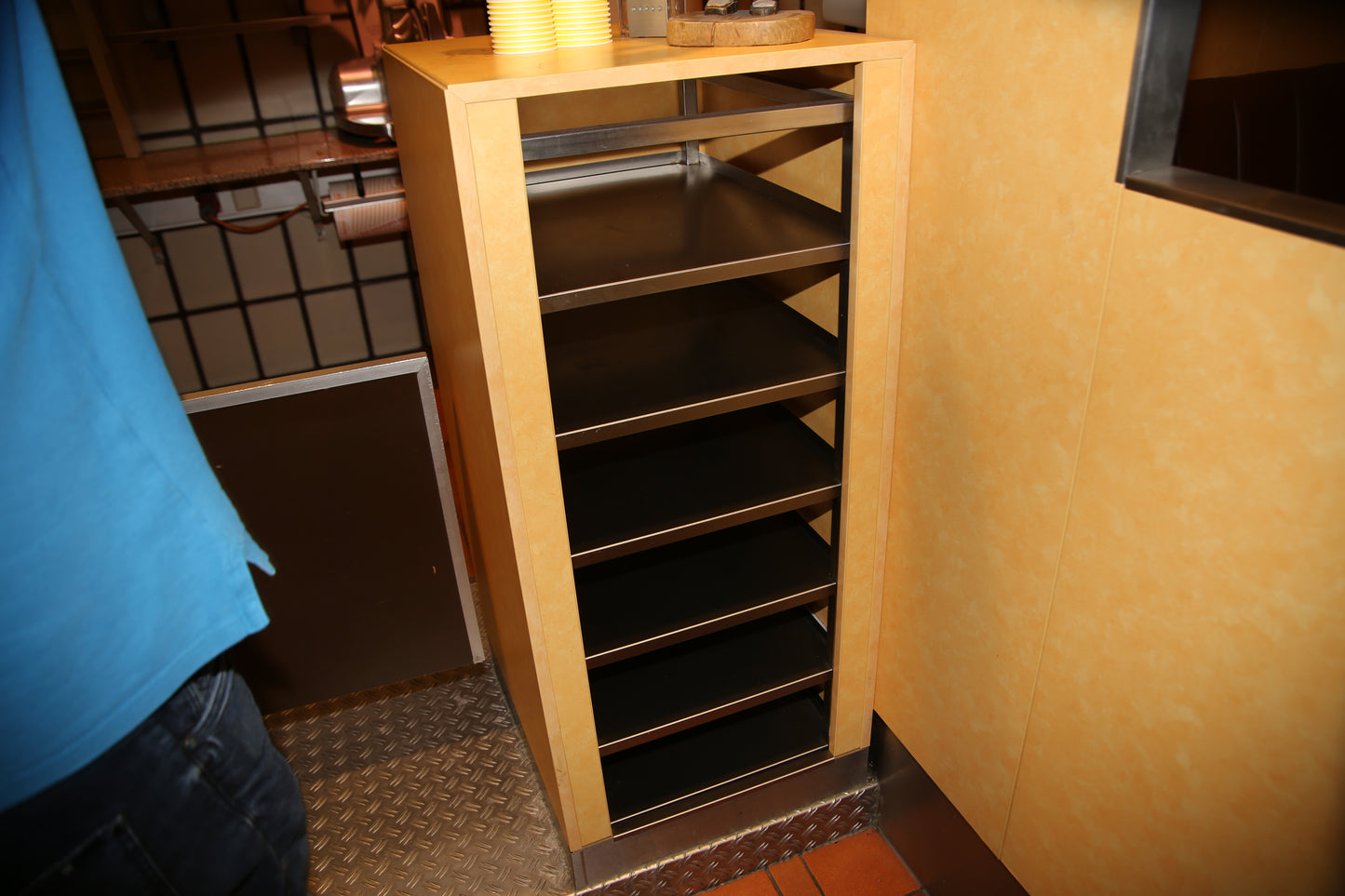 Geschirrwagen - Abtropfwagen - Edelstahl im Kastenschrank