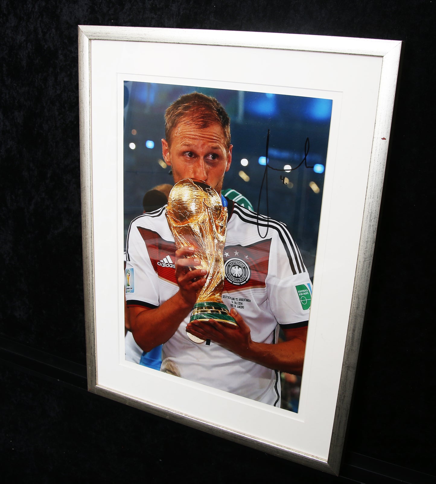 Höwedes, Benedikt - signiertes Foto - Weltmeisterschaft 2014
